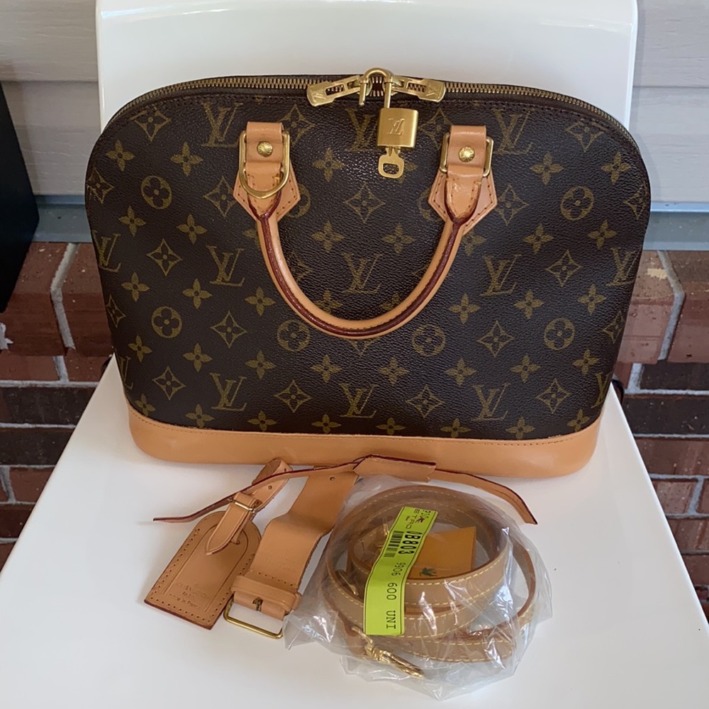 SOLD Authentic Louis Vuitton Alma Monogram pm Tote/ Shoulder bag - Picture 16 of 17